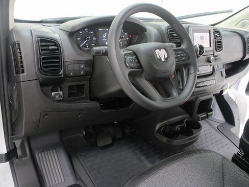 Used 2025 RAM ProMaster 2500 w/ Convenience Group image 8