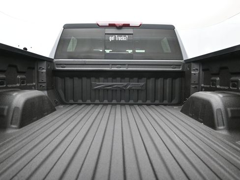 Used 2024 Chevrolet Silverado 1500 ZR2 w/ Technology Package image 6