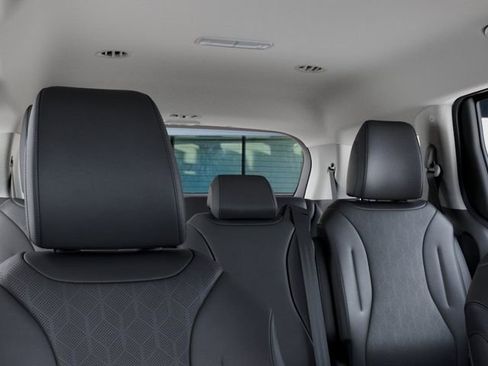 New 2026 Kia Carnival EX FWD image 27