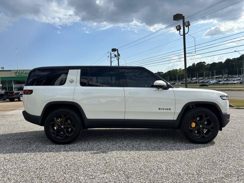 Used 2023 Rivian R1S Adventure AWD/4WD image 7