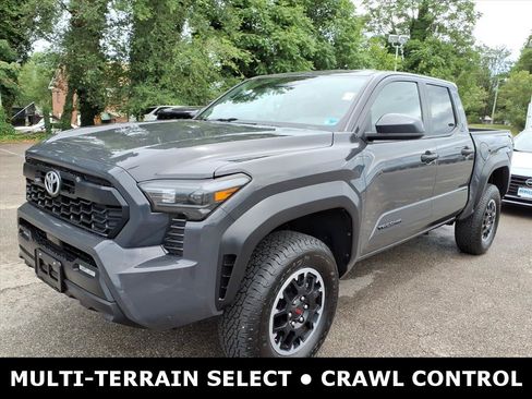 Used 2025 Toyota Tacoma TRD Off-Road AWD/4WD image 7