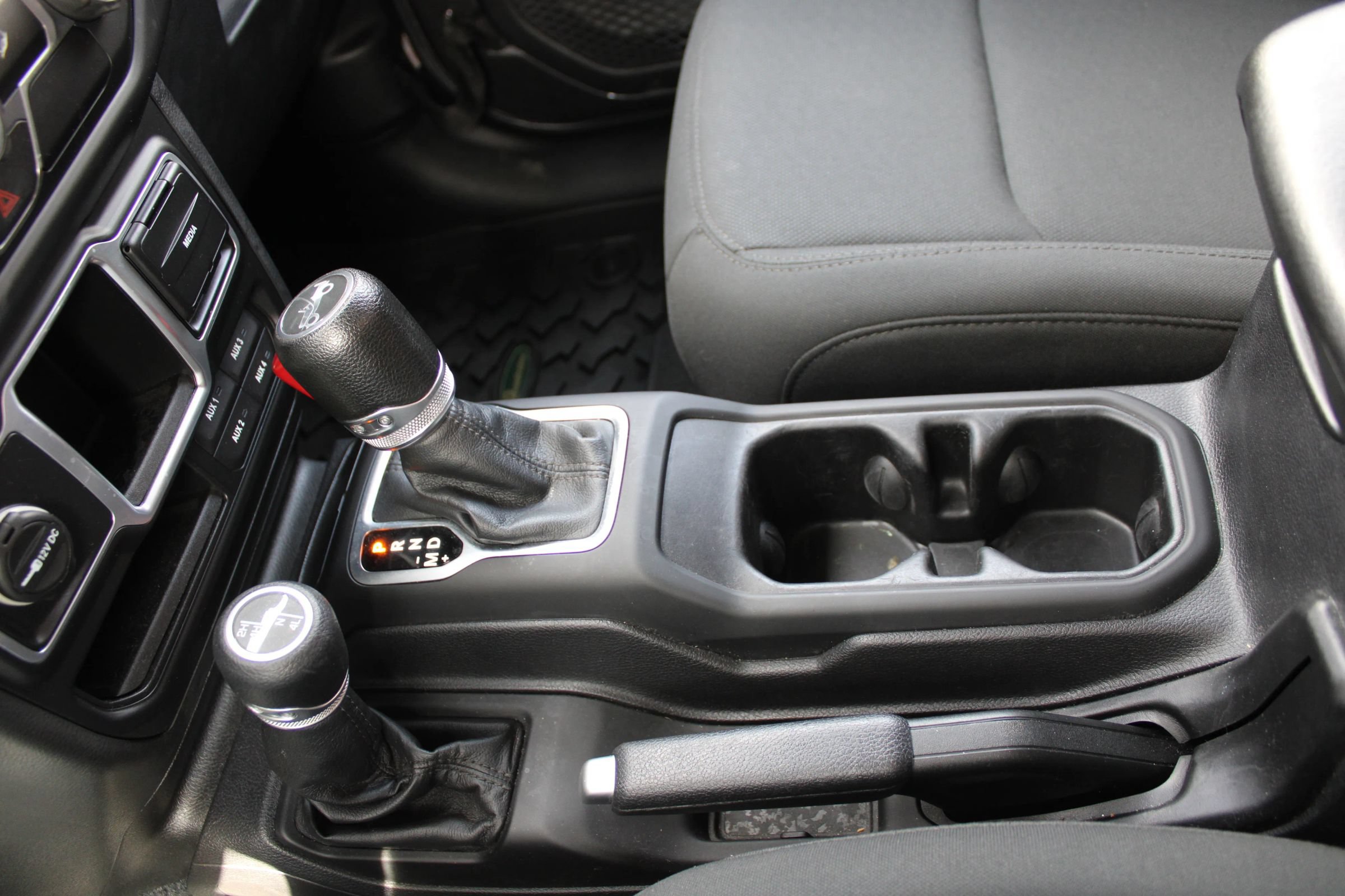 Used 2015 Jeep Wrangler Unlimited Sport AWD/4WD image 13
