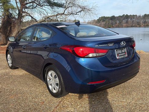 Used 2016 Hyundai Elantra SE image 8