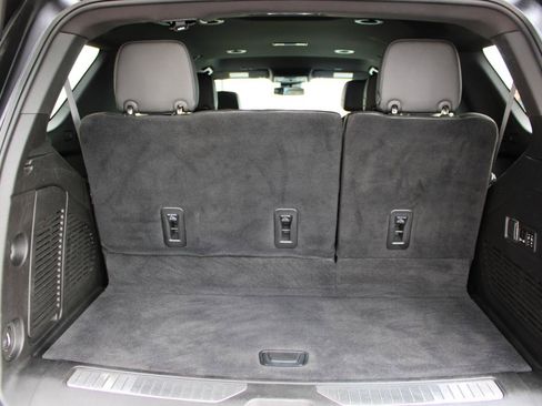 Used 2023 GMC Yukon Denali AWD/4WD image 10