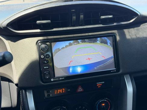 Used 2017 Toyota 86 RWD image 10