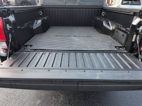 Used 2023 Toyota Tacoma SR AWD/4WD image 23