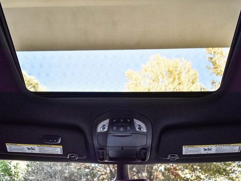 New 2026 Chrysler Pacifica Limited w/ S Appearance Package image 10