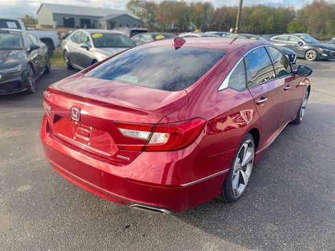 Used 2018 Honda Accord Touring image 9