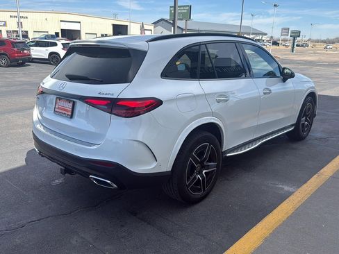 Used 2025 Mercedes-Benz GLC 300 4MATIC image 5