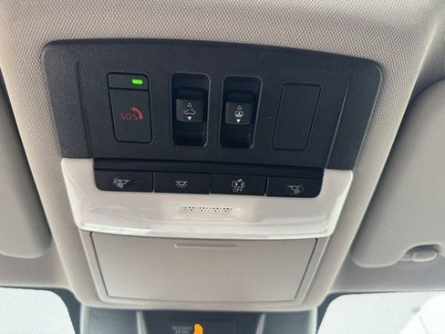 Used 2022 Nissan Rogue SL w/ SL Premium Package image 19