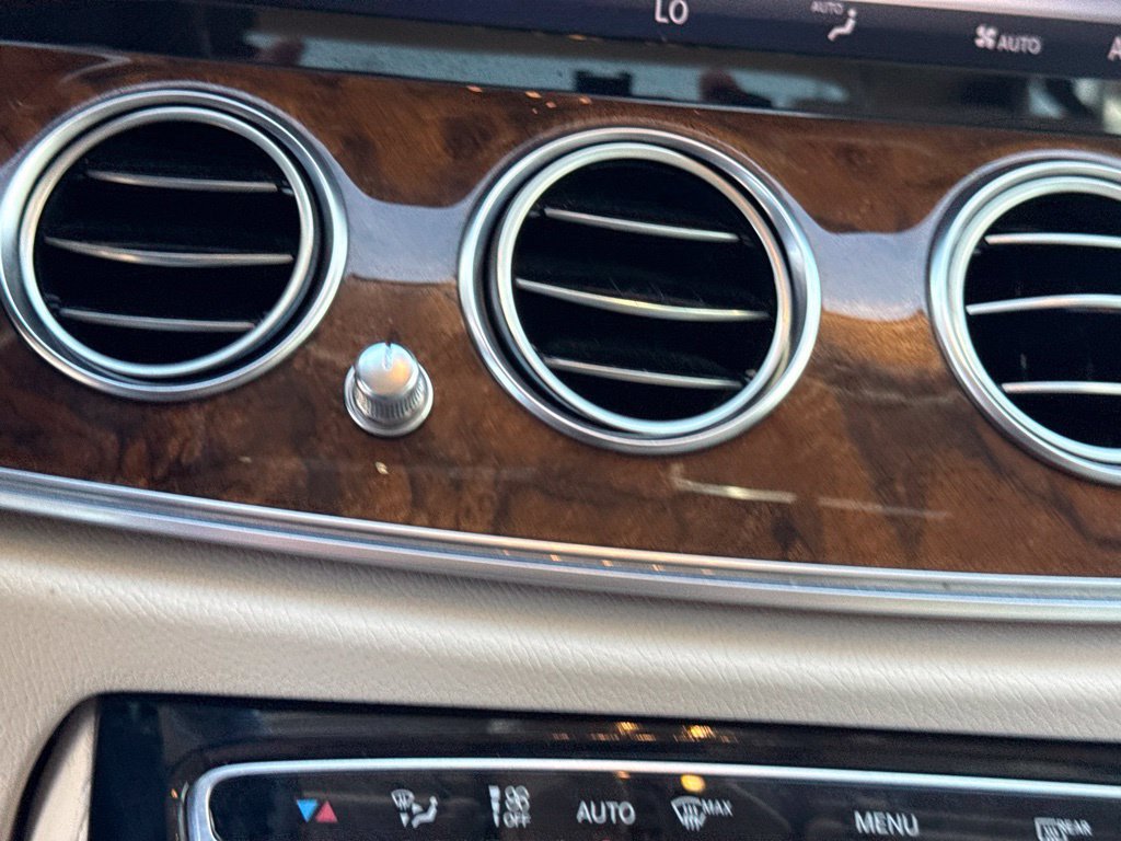 Used 2018 Mercedes-Benz E 300 image 30