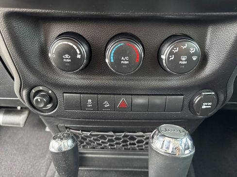 Used 2014 Jeep Wrangler Unlimited Sport w/ Quick Order Package 24S image 31