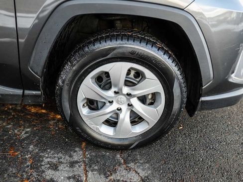 Used 2019 Toyota RAV4 LE image 7