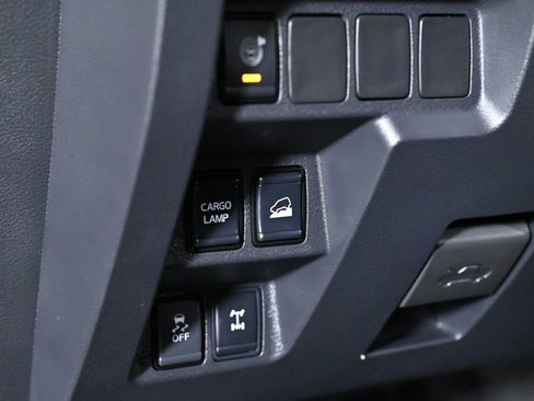 Used 2023 Nissan Frontier PRO-4X w/ Technology Package image 23