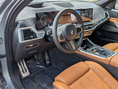 Used 2023 BMW X7 xDrive40i w/ M Sport Package image 8