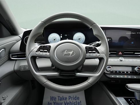 Certified 2024 Hyundai Elantra SEL w/ Convenience Package FWD image 15