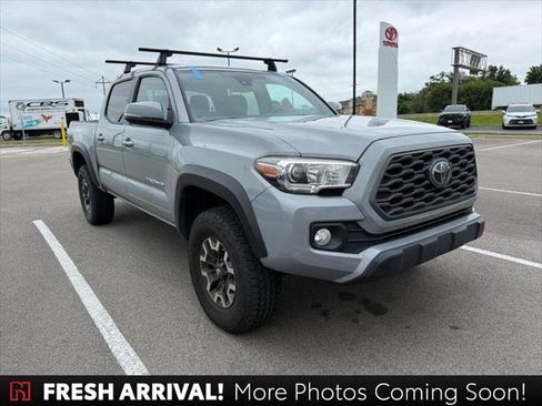 Certified 2020 Toyota Tacoma TRD Off-Road AWD/4WD image 1