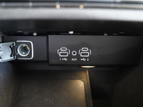 Used 2024 Jeep Wagoneer L Series II w/ Flexible Seating Group image 23