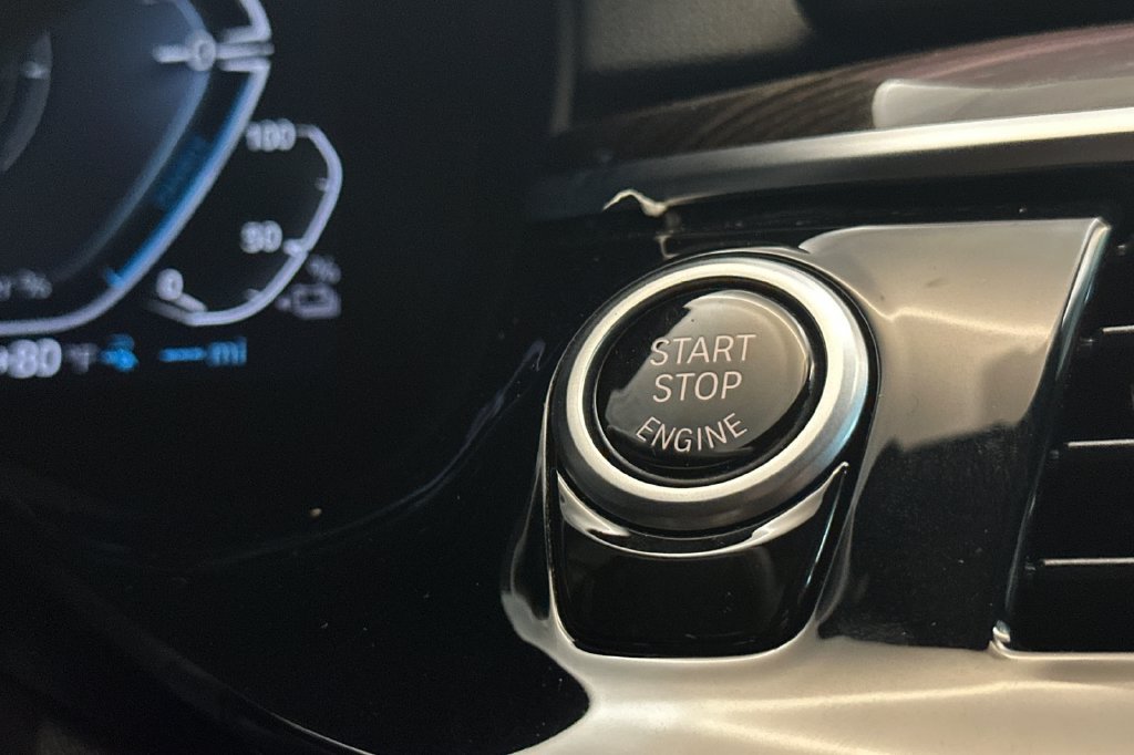 Used 2023 BMW 530e w/ Executive Package RWD image 22
