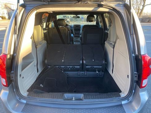 Used 2016 Dodge Grand Caravan SE image 24