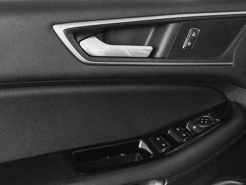 Used 2016 Ford Edge SEL w/ Equipment Group 201A AWD/4WD image 22