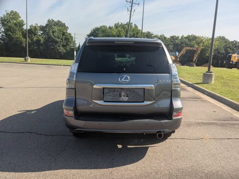 Used 2018 Lexus GX 460 Premium w/ Premium Package AWD/4WD image 4