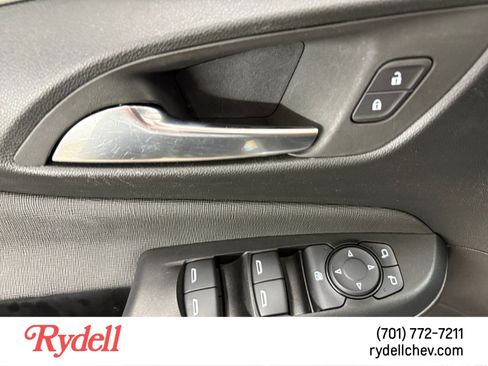Used 2025 Buick Envista Avenir FWD image 11