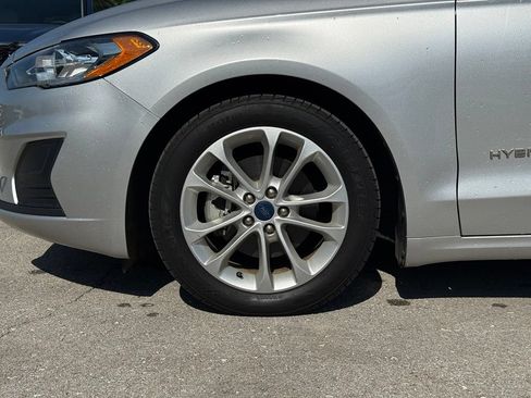 Used 2019 Ford Fusion SE FWD image 5