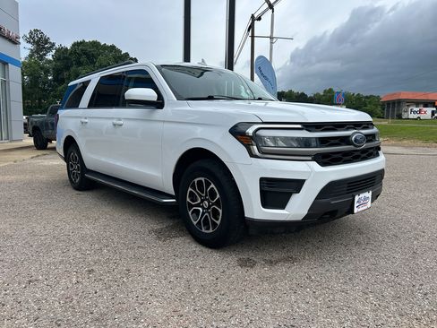 Used 2023 Ford Expedition Max XLT AWD/4WD image 10