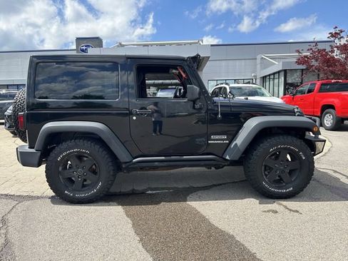 Used 2017 Jeep Wrangler Sport w/ Quick Order Package 24S AWD/4WD image 8