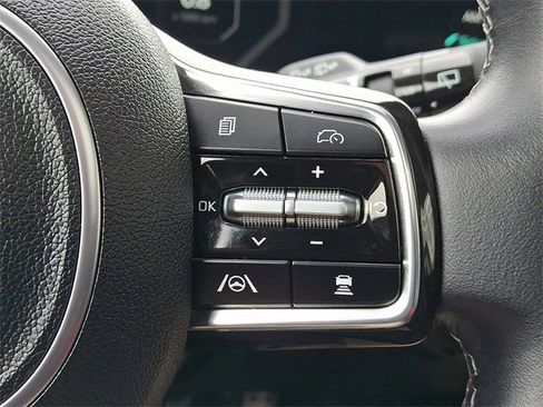 Certified 2025 Kia Sorento SX image 23