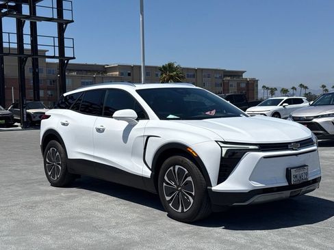 Used 2024 Chevrolet Blazer EV LT AWD/4WD image 3