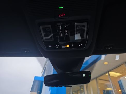 Used 2024 Volkswagen Atlas Cross Sport SEL Premium R-Line image 21