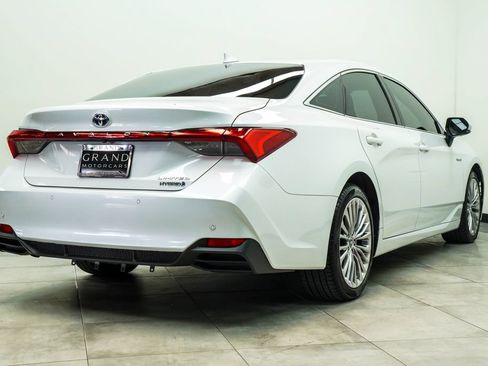 Used 2019 Toyota Avalon Limited w/ Advanced Safety Package FWD image 12