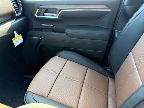New 2025 Chevrolet Silverado 1500 High Country AWD/4WD image 17