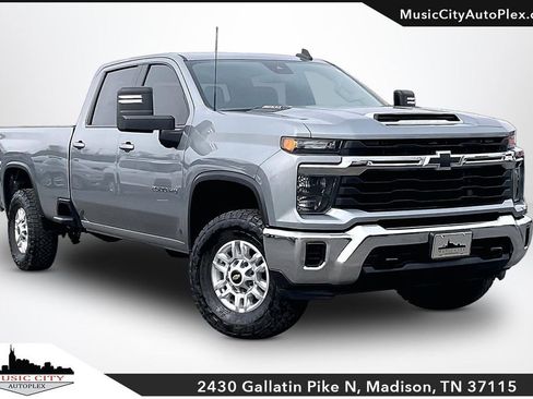 Used 2024 Chevrolet Silverado 2500 LT image 1