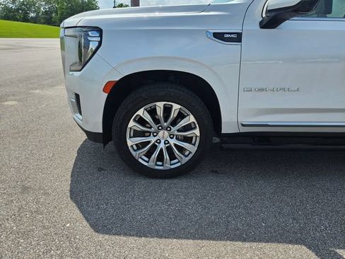 Used 2023 GMC Yukon XL Denali AWD/4WD image 28
