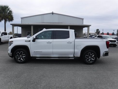 Used 2023 GMC Sierra 1500 SLT image 1
