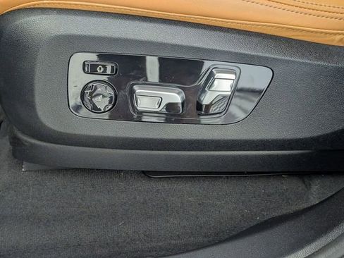 Used 2024 BMW X7 xDrive40i w/ Executive Package AWD/4WD image 14