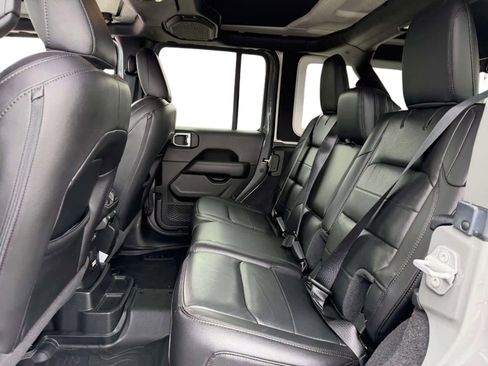 Used 2021 Jeep Wrangler Unlimited Sahara image 13