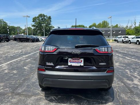 Used 2021 Jeep Cherokee Latitude Plus AWD/4WD image 5