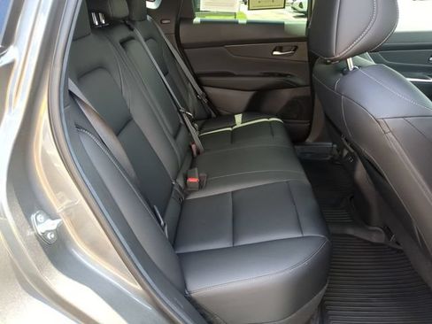Used 2025 Nissan Murano SV FWD image 32