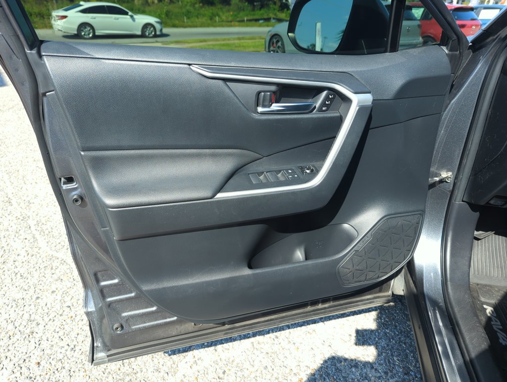 Used 2019 Toyota RAV4 XLE Premium w/ Cold Weather Package AWD/4WD image 18
