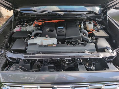 Certified 2025 Toyota Sequoia Capstone AWD/4WD image 35