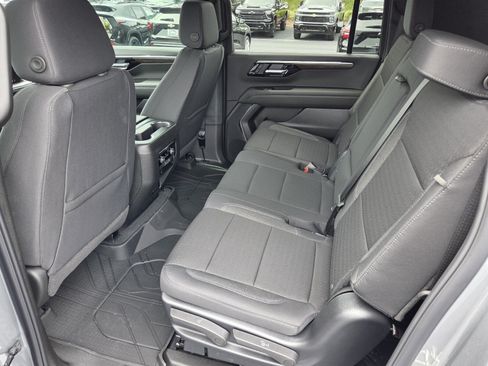New 2026 Chevrolet Suburban LS w/ LS Custom Edition RWD image 6