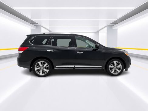 Used 2014 Nissan Pathfinder Platinum w/ Platinum Premium Package FWD image 6