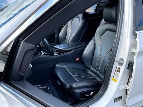 Used 2019 BMW 530i w/ Convenience Package image 24