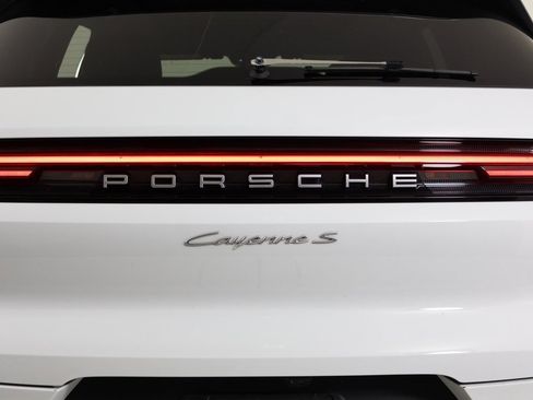 Certified 2024 Porsche Cayenne S image 14