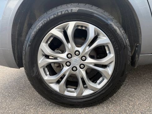 Used 2020 Buick Enclave Avenir w/ Avenir Technology Package AWD/4WD image 17