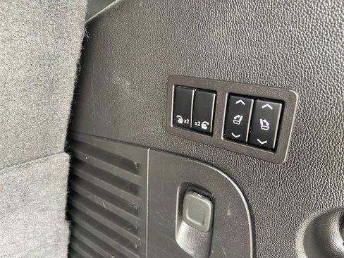 Used 2019 GMC Yukon SLT AWD/4WD image 25